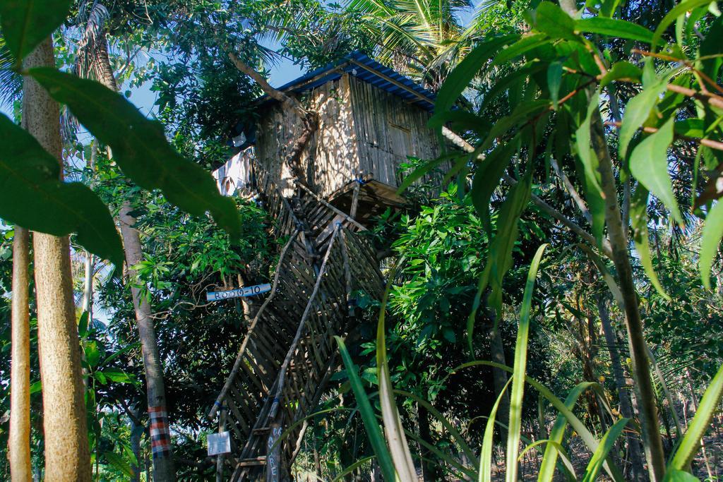 Nyuh Bengkok Tree House Hotel Batununggul Exterior photo